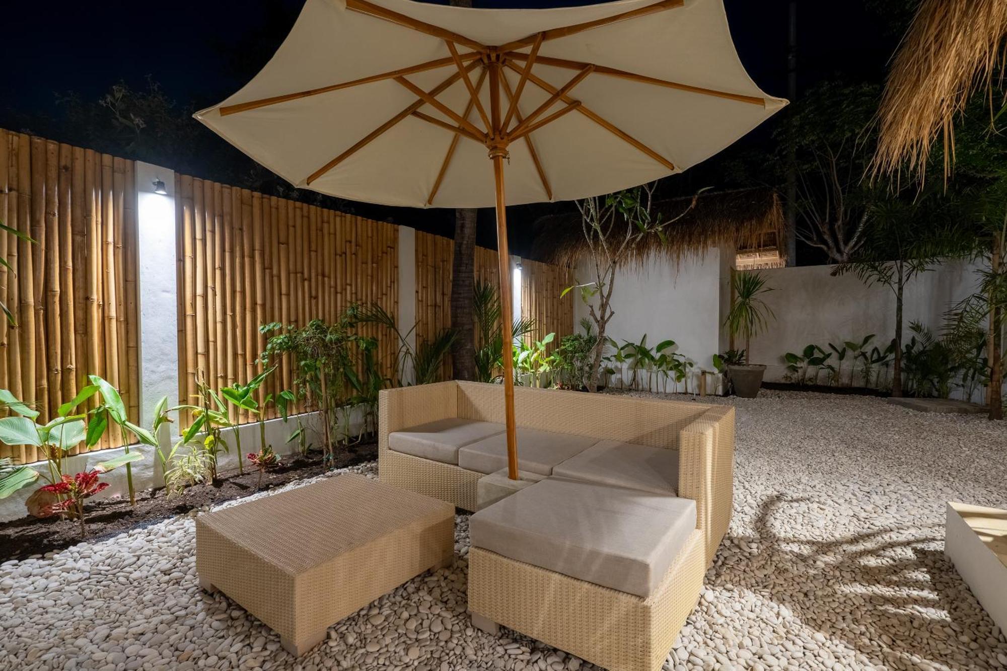 Villa Kelapa Kucing Gili Air Exteriör bild